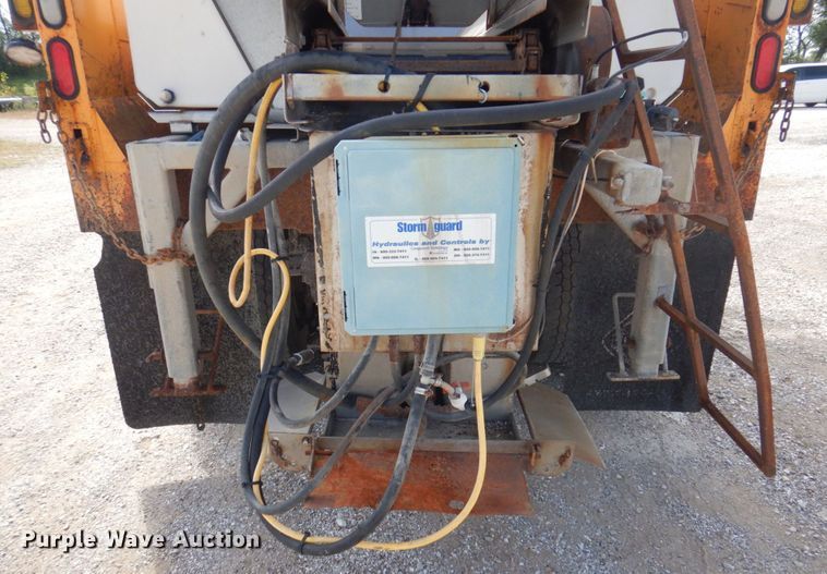 image for item DP0347 2006 International 7400  dump truck