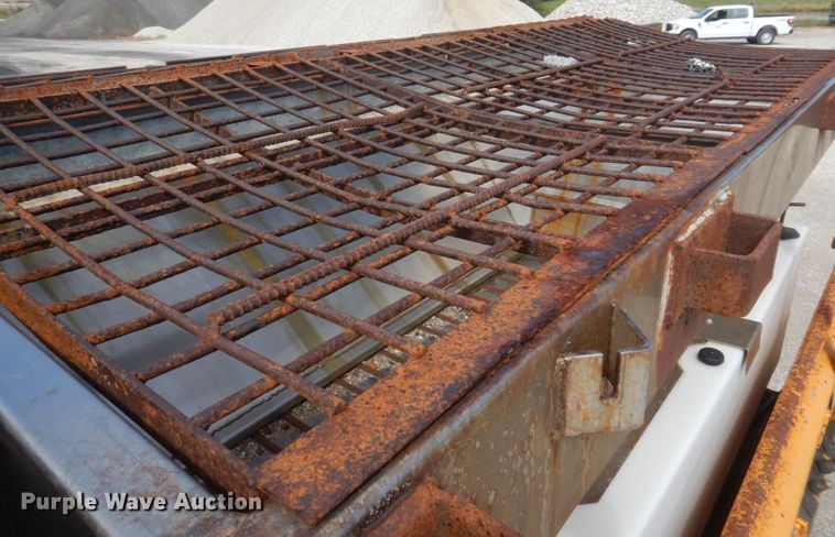 image for item DP0347 2006 International 7400  dump truck