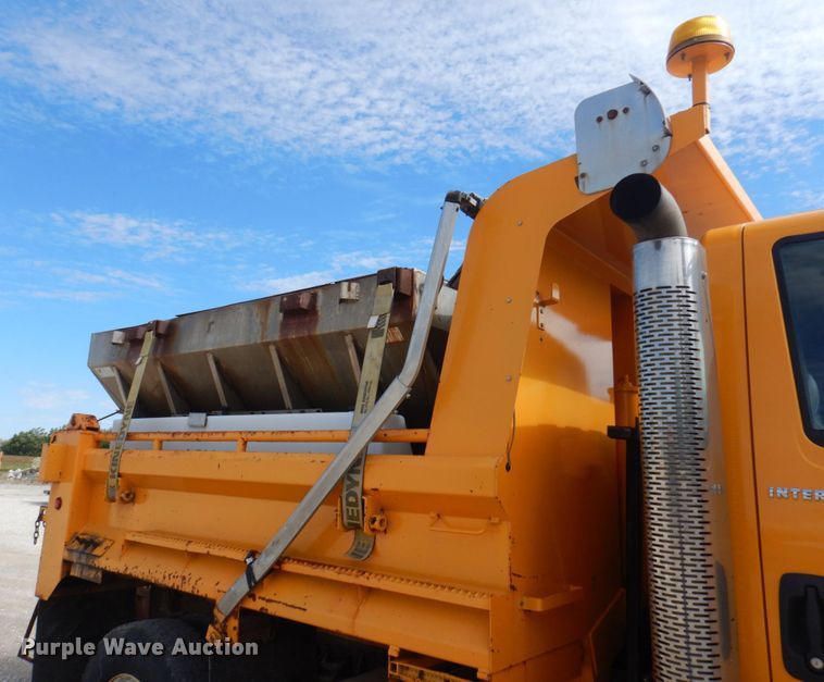 image for item DP0347 2006 International 7400  dump truck