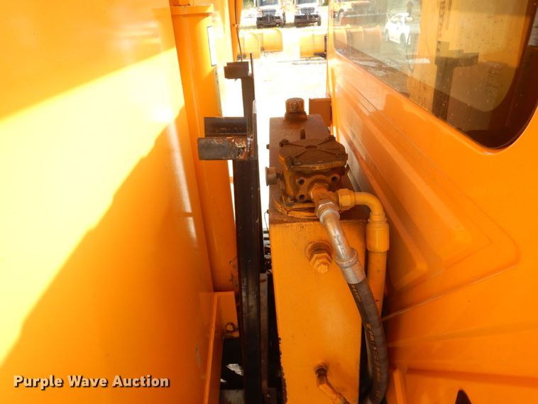 image for item DP0347 2006 International 7400  dump truck