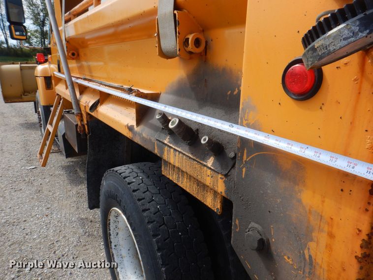 image for item DP0347 2006 International 7400  dump truck