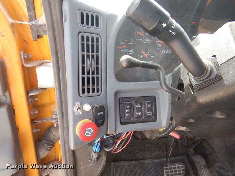 image for item DP0347 2006 International 7400  dump truck