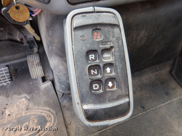 image for item DP0347 2006 International 7400  dump truck