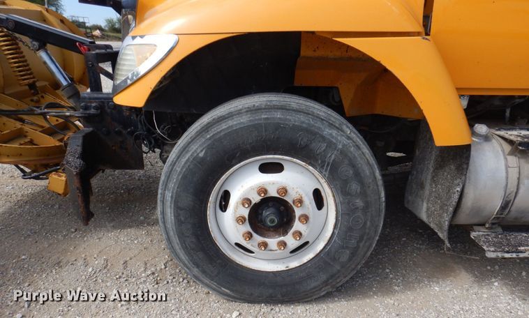 image for item DP0347 2006 International 7400  dump truck