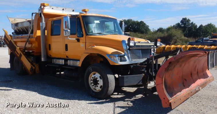 image for item DP0348 2003 International 7400  Crew Cab dump truck