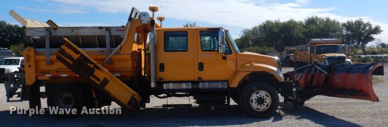 image for item DP0348 2003 International 7400  Crew Cab dump truck