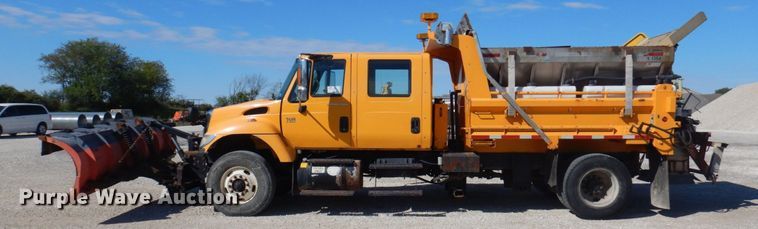 image for item DP0348 2003 International 7400  Crew Cab dump truck