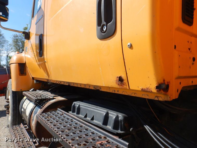 image for item DP0348 2003 International 7400  Crew Cab dump truck