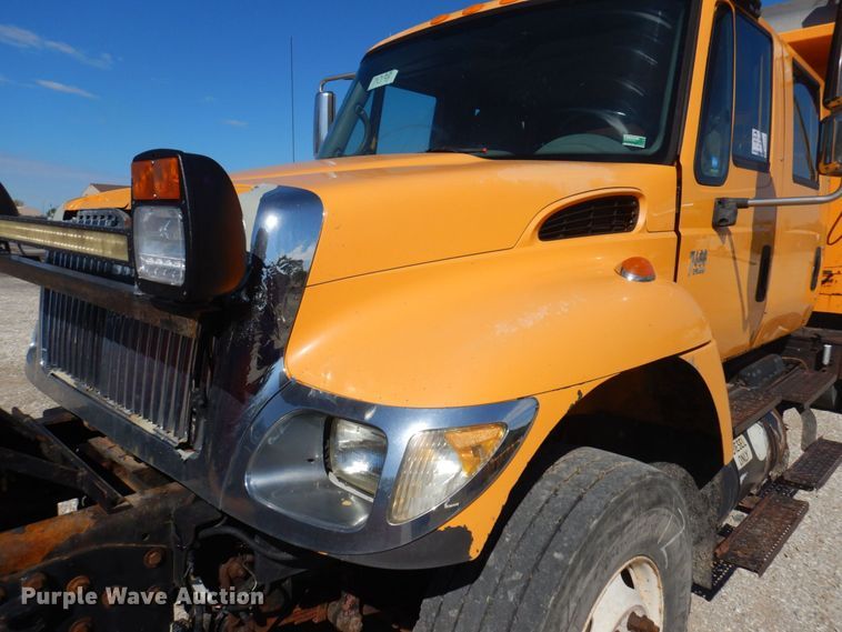 image for item DP0348 2003 International 7400  Crew Cab dump truck