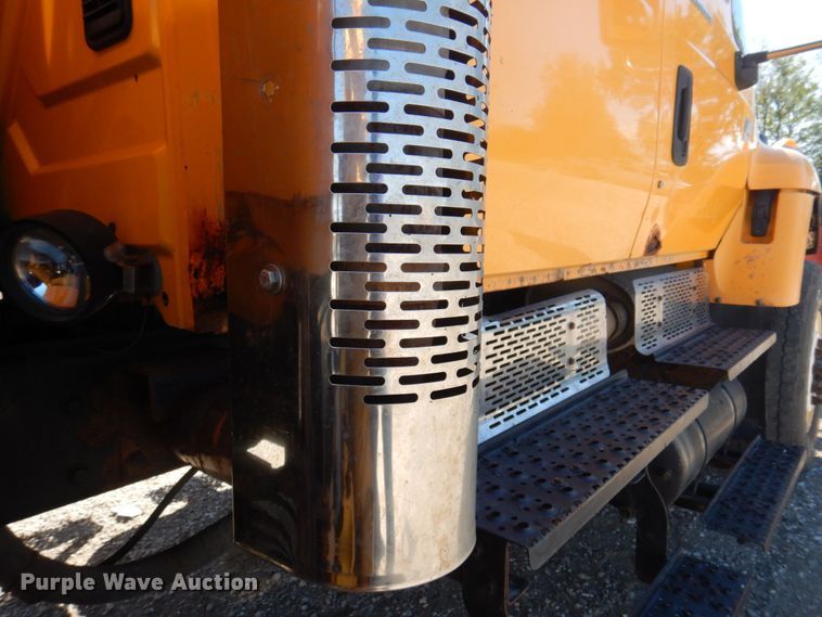 image for item DP0348 2003 International 7400  Crew Cab dump truck