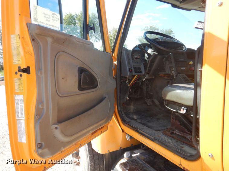 image for item DP0348 2003 International 7400  Crew Cab dump truck