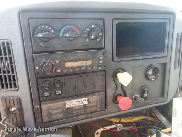 image for item DP0348 2003 International 7400  Crew Cab dump truck