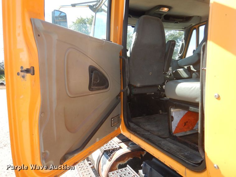 image for item DP0348 2003 International 7400  Crew Cab dump truck