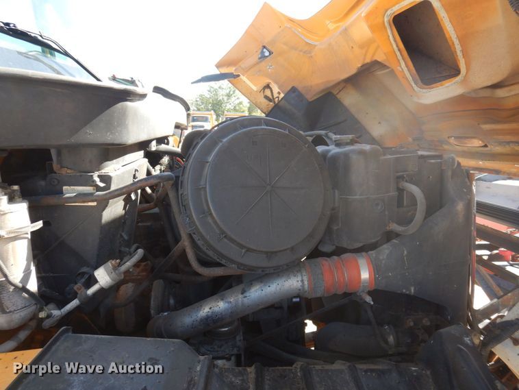 image for item DP0348 2003 International 7400  Crew Cab dump truck