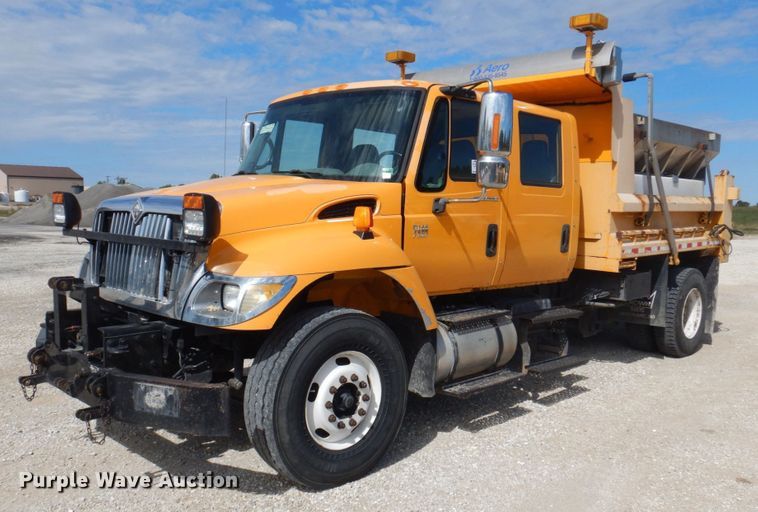 image for item DP0352 2005 International 7400  Crew Cab dump truck