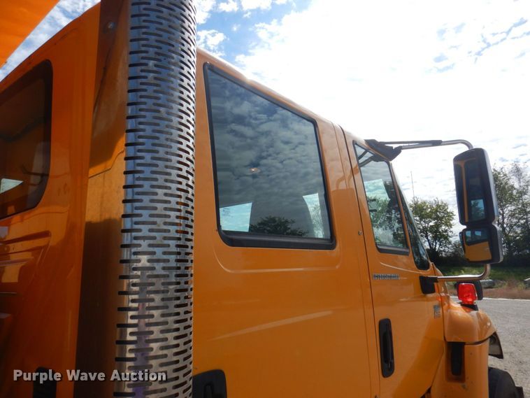 image for item DP0352 2005 International 7400  Crew Cab dump truck