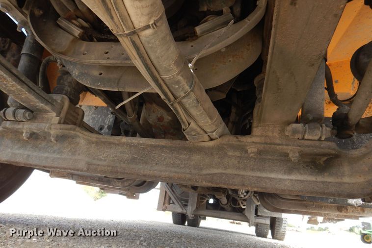 image for item DP0352 2005 International 7400  Crew Cab dump truck