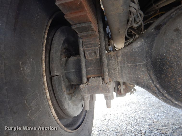 image for item DP0352 2005 International 7400  Crew Cab dump truck