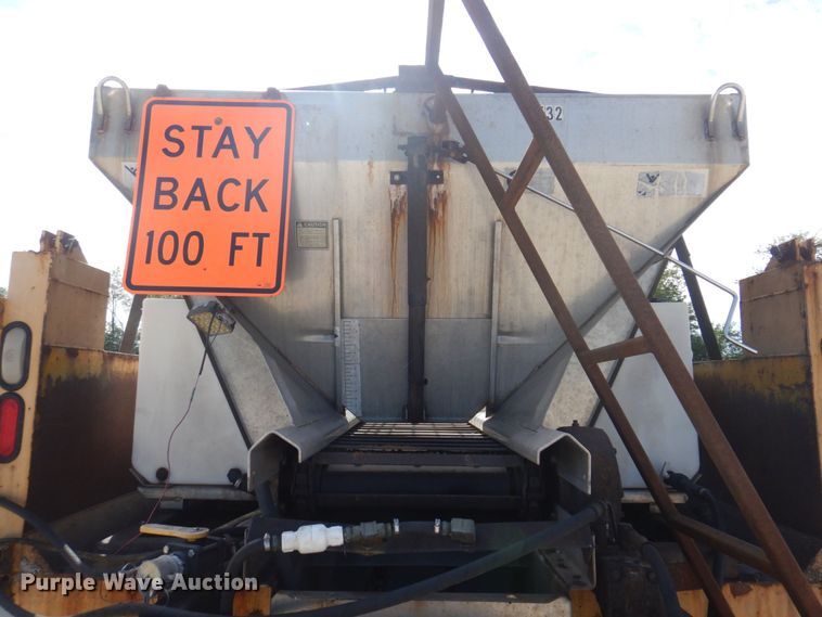 image for item DP0352 2005 International 7400  Crew Cab dump truck