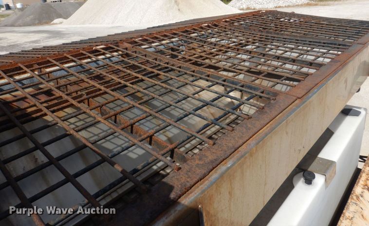 image for item DP0352 2005 International 7400  Crew Cab dump truck