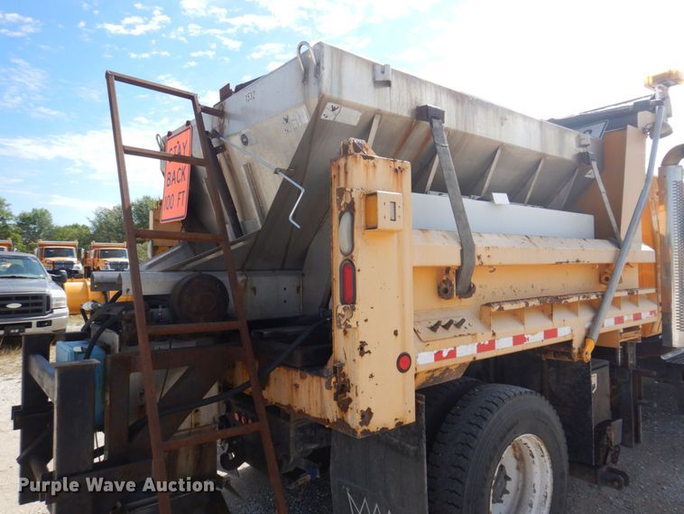 image for item DP0352 2005 International 7400  Crew Cab dump truck