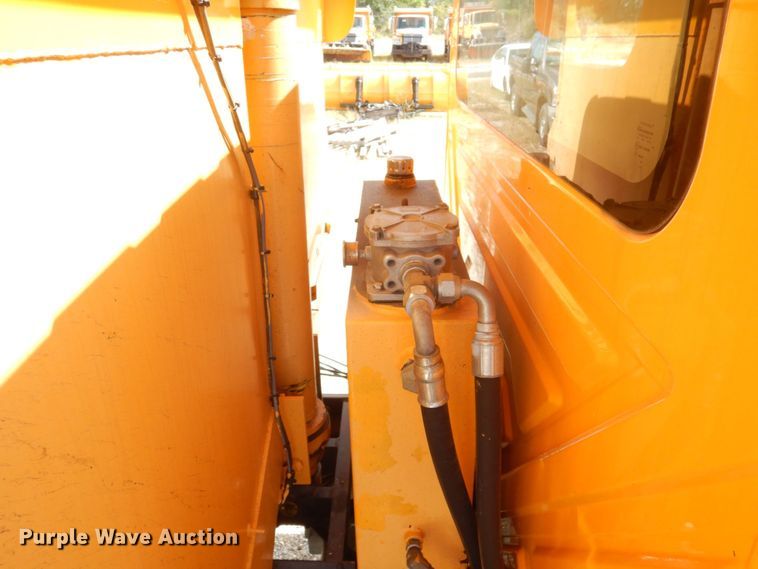 image for item DP0352 2005 International 7400  Crew Cab dump truck