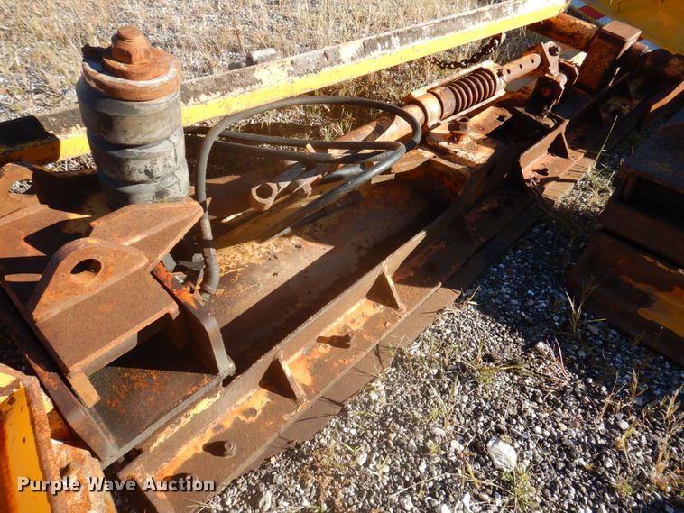 image for item DP0352 2005 International 7400  Crew Cab dump truck