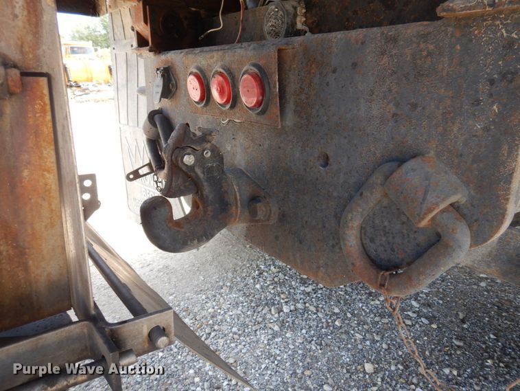 image for item DP0352 2005 International 7400  Crew Cab dump truck