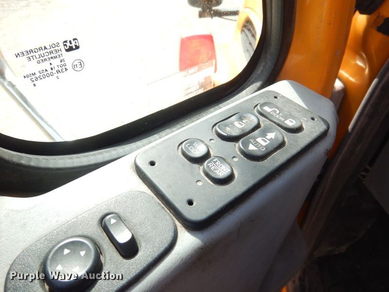 image for item DP0352 2005 International 7400  Crew Cab dump truck