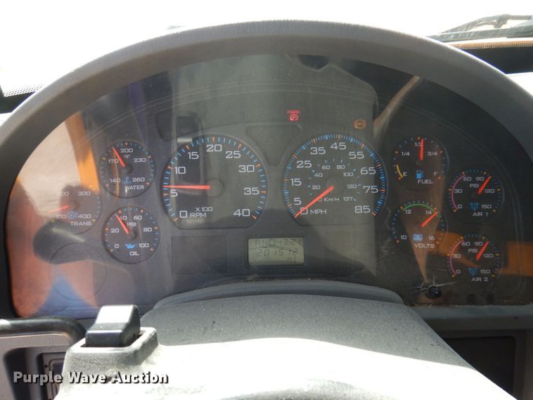 image for item DP0352 2005 International 7400  Crew Cab dump truck