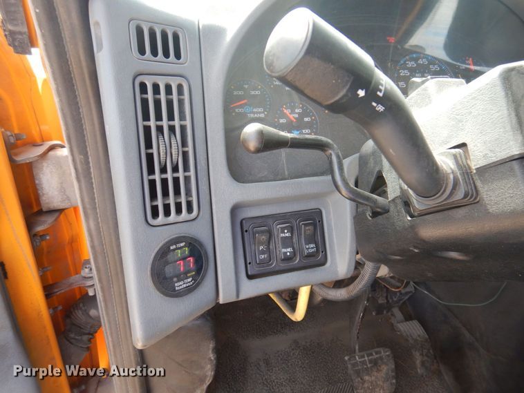 image for item DP0352 2005 International 7400  Crew Cab dump truck