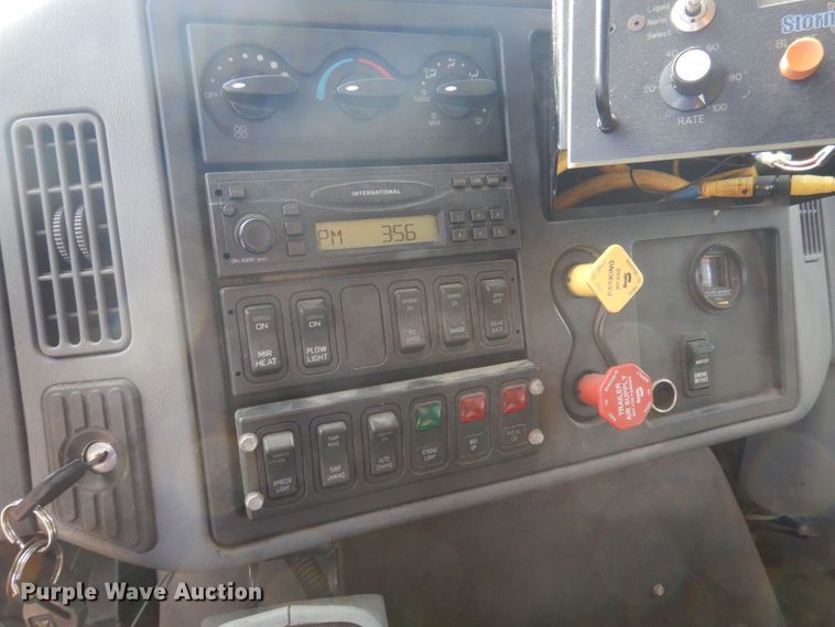 image for item DP0352 2005 International 7400  Crew Cab dump truck