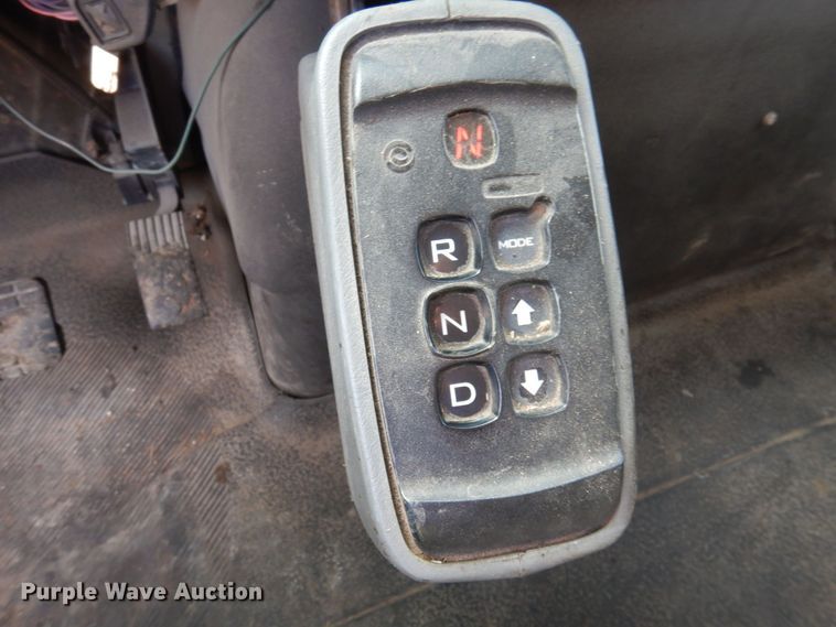 image for item DP0352 2005 International 7400  Crew Cab dump truck