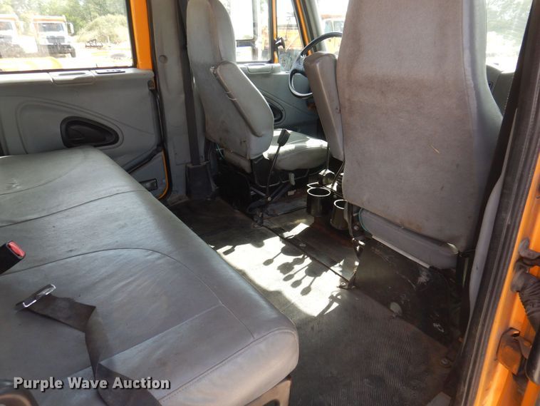 image for item DP0352 2005 International 7400  Crew Cab dump truck