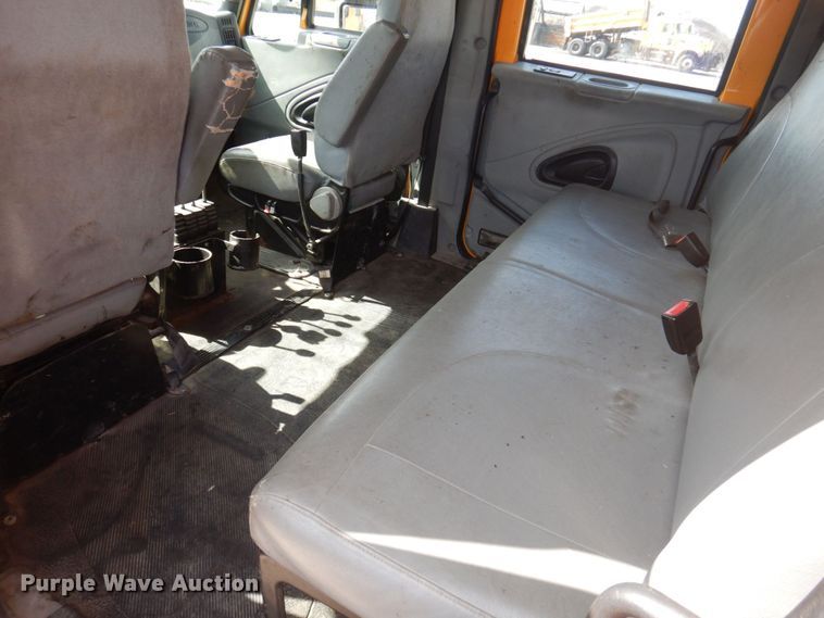 image for item DP0352 2005 International 7400  Crew Cab dump truck