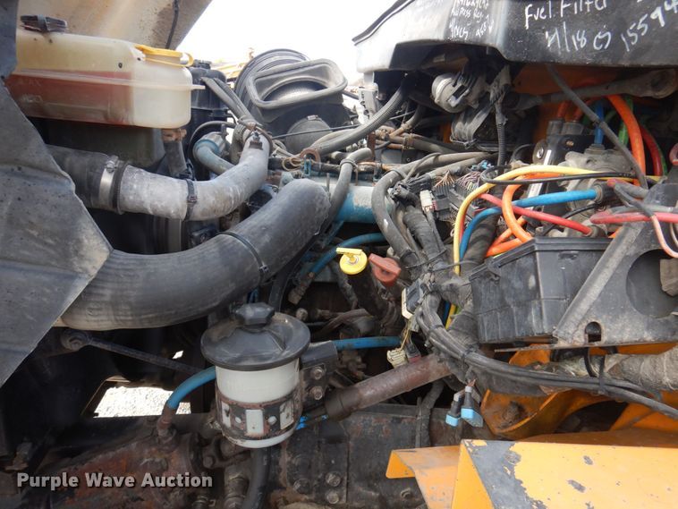 image for item DP0352 2005 International 7400  Crew Cab dump truck