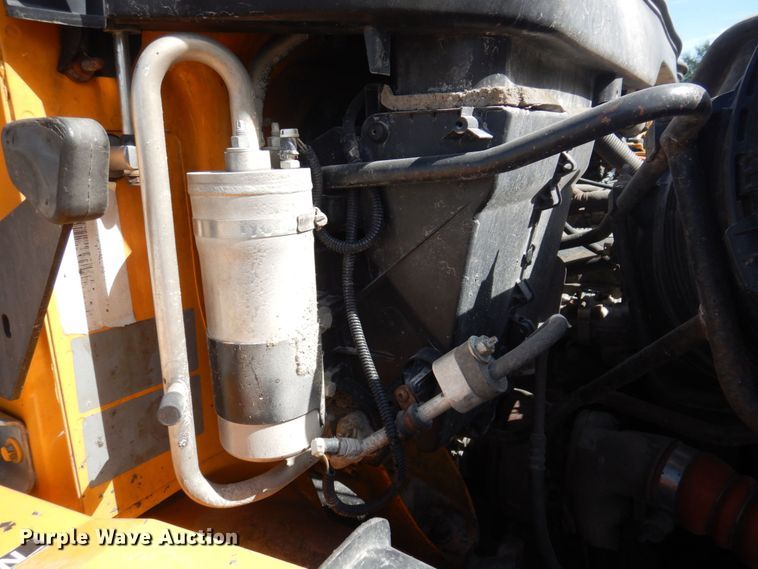 image for item DP0352 2005 International 7400  Crew Cab dump truck