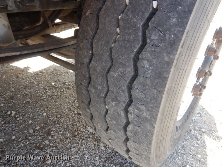 image for item DP0352 2005 International 7400  Crew Cab dump truck