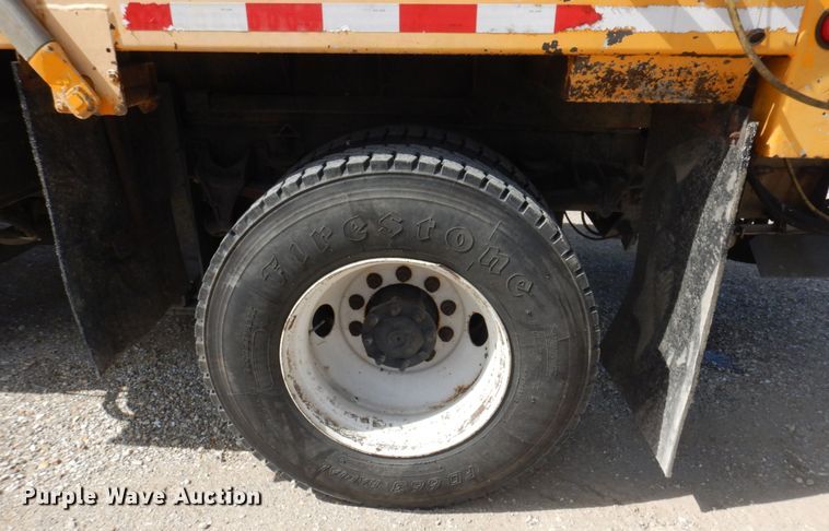 image for item DP0352 2005 International 7400  Crew Cab dump truck