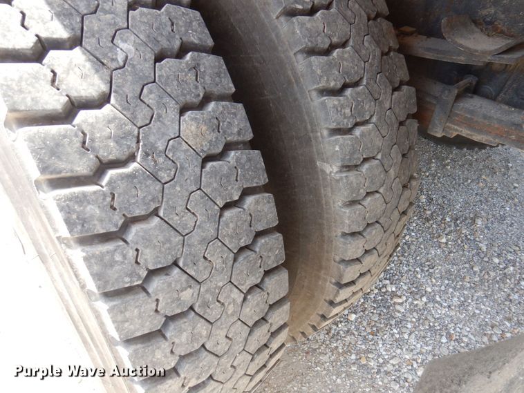 image for item DP0352 2005 International 7400  Crew Cab dump truck