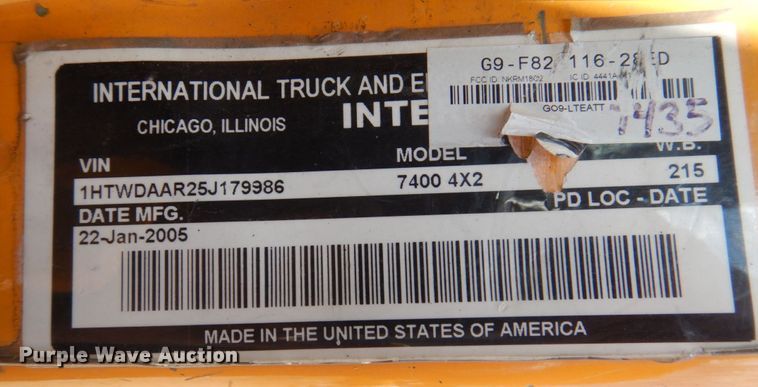 image for item DP0352 2005 International 7400  Crew Cab dump truck