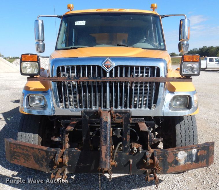 image for item DP0353 2005 International 7400  Crew Cab dump truck