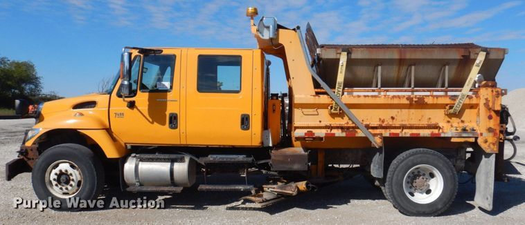 image for item DP0353 2005 International 7400  Crew Cab dump truck