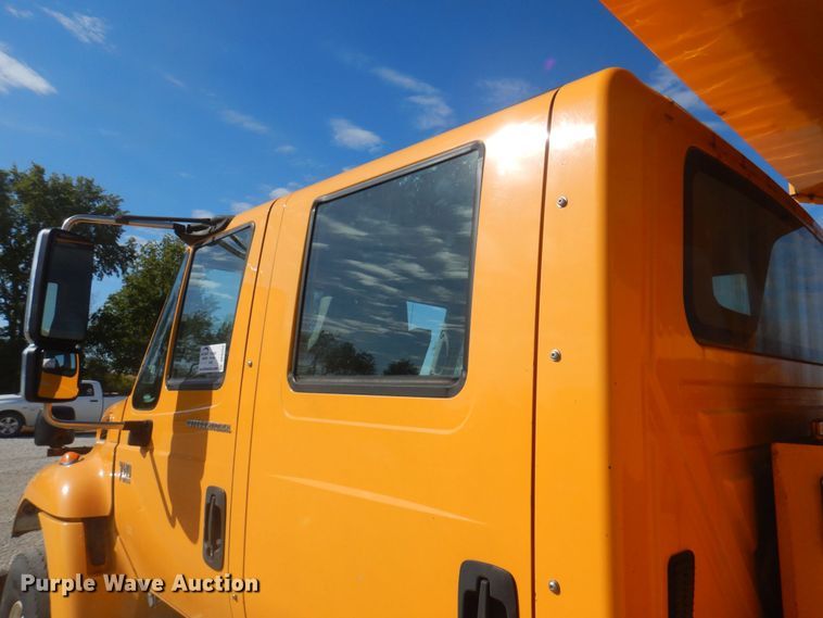 image for item DP0353 2005 International 7400  Crew Cab dump truck