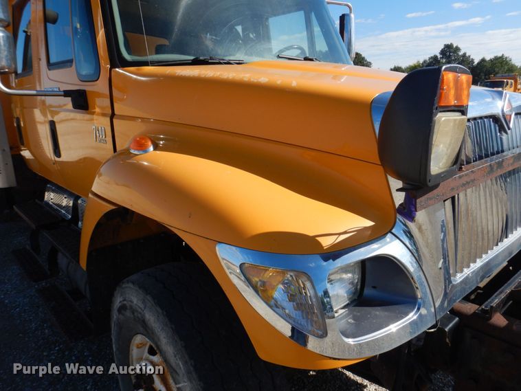 image for item DP0353 2005 International 7400  Crew Cab dump truck