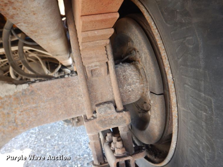 image for item DP0353 2005 International 7400  Crew Cab dump truck