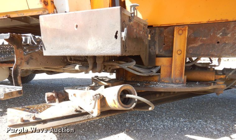 image for item DP0353 2005 International 7400  Crew Cab dump truck