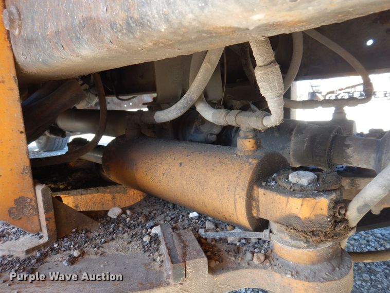 image for item DP0353 2005 International 7400  Crew Cab dump truck