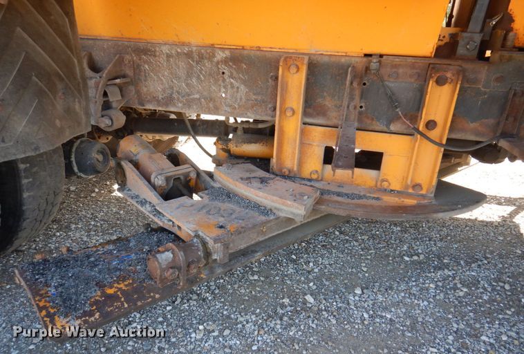 image for item DP0353 2005 International 7400  Crew Cab dump truck