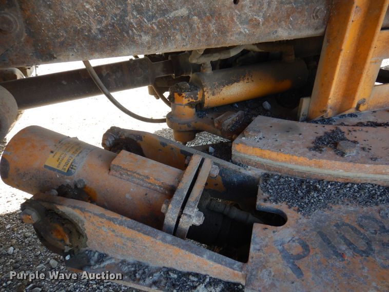 image for item DP0353 2005 International 7400  Crew Cab dump truck